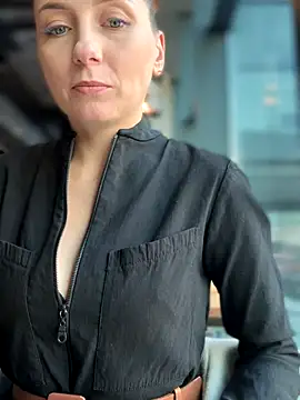 Crazy-Rosa online show from 10/30/25, 09:40