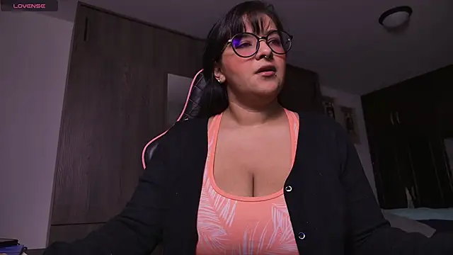 Snapshot of Steph_moon_ chatting on 09/11/25, 10:32 Steph moon  online show from 09/11/25, 10:32