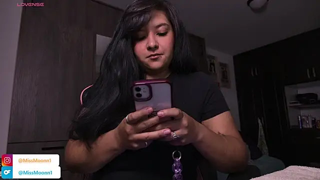 Snapshot of Steph_moon_ chatting on 09/14/25, 04:35 Steph moon  online show from 09/14/25, 04:35