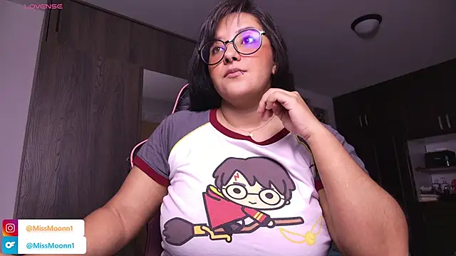 Steph moon  online show from 11/10/25, 11:54