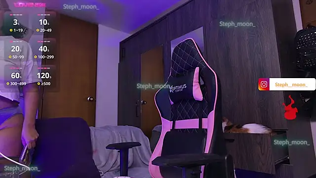 Snapshot of Steph_moon_ chatting on 12/18/24, 12:32 Steph moon  online show from 12/18/24, 12:32