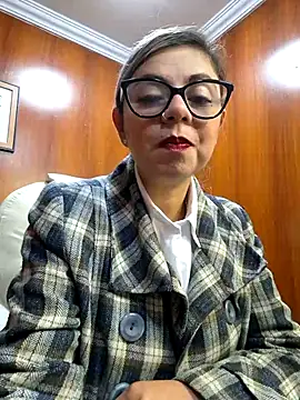 Snapshot of Cata_Office-12 chatting on 09/09/25, 02:15 Cata Office-12 online show from 09/09/25, 02:15