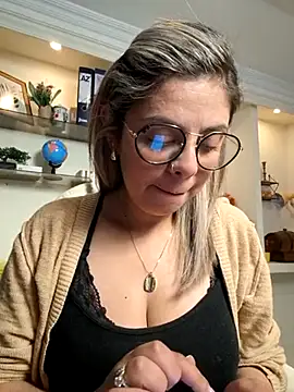 Snapshot of Cata_Office-12 chatting on 03/11/25, 07:36 Cata Office-12 online show from 03/11/25, 07:36