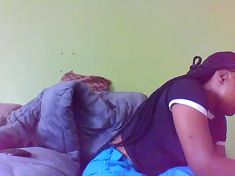 EBONYVANILLA02 online show from 10/17/25, 06:39