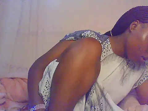 EBONYVANILLA02 online show from 10/14/25, 08:42