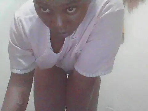 EBONYVANILLA02 online show from 05/26/26, 06:44