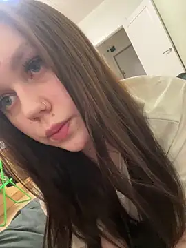 Marylallka5 online show from 12/16/25, 02:32