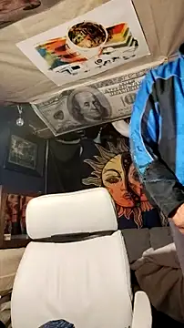 Gillygilly76 online show from 02/25/25, 03:09