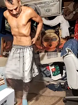 Gillygilly76 online show from 02/25/25, 05:51