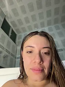 Snapshot of valery_mora chatting on 06/17/26, 03:00 valery mora online show from 06/17/26, 03:00