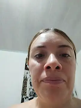 Snapshot of valery_mora chatting on 05/21/26, 11:24 valery mora online show from 05/21/26, 11:24
