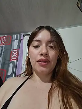 Snapshot of valery_mora chatting on 04/17/26, 11:18 valery mora online show from 04/17/26, 11:18