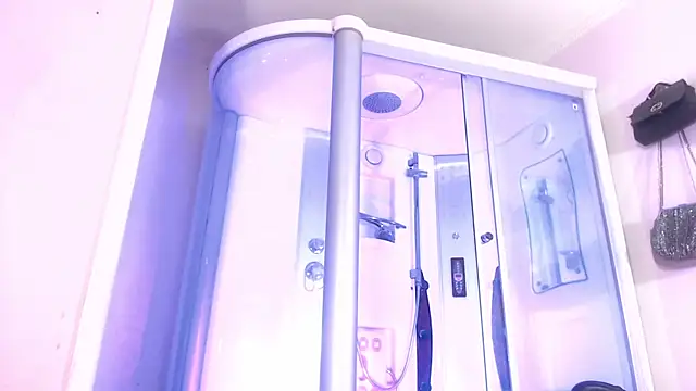 Snapshot of sexy-luna-star-ts chatting on 11/04/25, 08:56 sexy-luna-star-ts online show from 11/04/25, 08:56