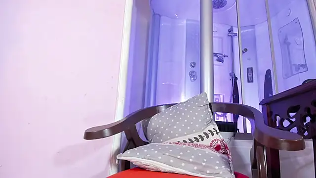 Snapshot of sexy-luna-star-ts chatting on 12/03/25, 06:29 sexy-luna-star-ts online show from 12/03/25, 06:29