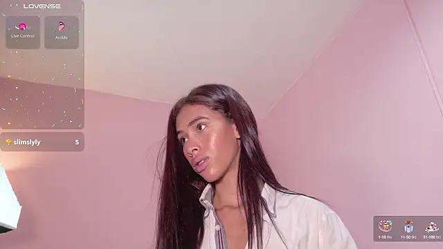 Snapshot of Iamkarlaa_doll chatting on 02/22/25, 06:30 Iamkarlaa doll online show from 02/22/25, 06:30