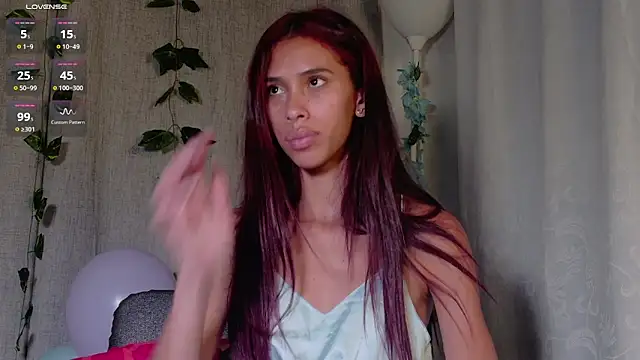 Snapshot of Iamkarlaa_doll chatting on 01/28/25, 07:00 Iamkarlaa doll online show from 01/28/25, 07:00