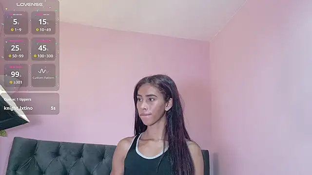 Snapshot of Iamkarlaa_doll chatting on 02/24/25, 02:58 Iamkarlaa doll online show from 02/24/25, 02:58