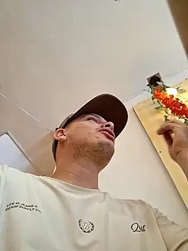  Ottis  online show from 11/08/25, 03:59