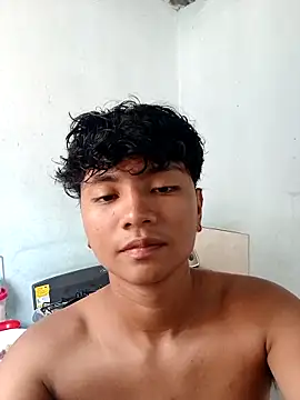 Snapshot of _Ottis_ chatting on 03/02/25, 05:30 Ottis online show from 03/02/25, 05:30