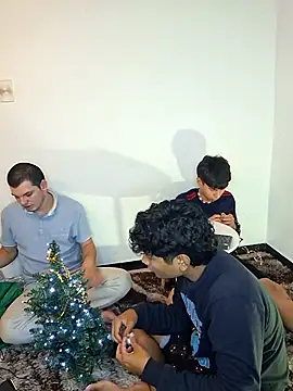  Ottis  online show from 12/04/25, 11:48