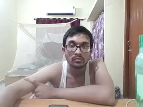 Snapshot of THE_NAKED_BOY chatting on 10/01/25, 02:32 THE NAKED BOY online show from 10/01/25, 02:32