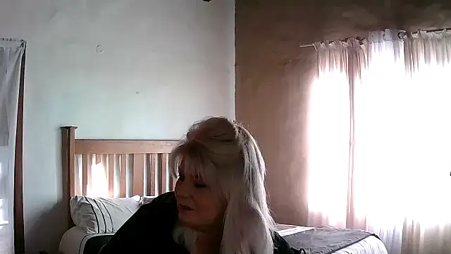 Miahotmilf online show from 10/12/25, 03:13