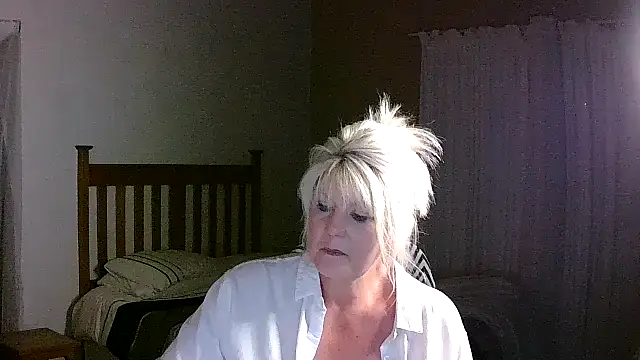 Miahotmilf online show from 11/07/25, 08:57