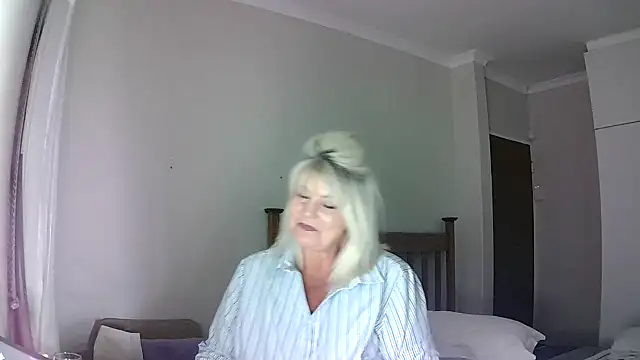 Miahotmilf online show from 12/28/24, 06:29