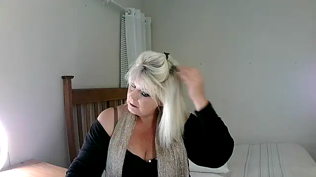 Miahotmilf online show from 03/08/25, 05:54