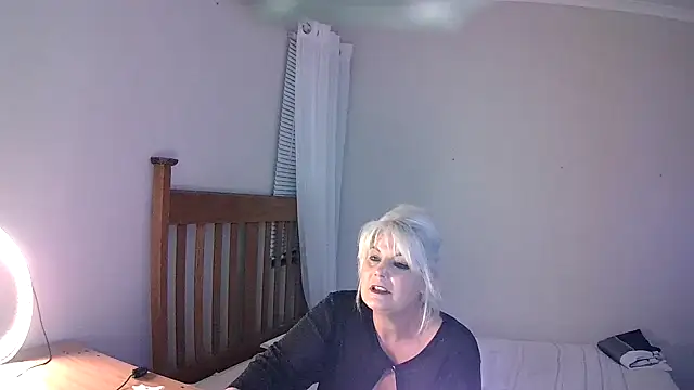 Miahotmilf online show from 02/08/25, 09:04