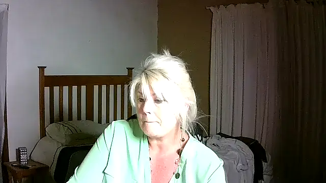 Miahotmilf online show from 11/22/25, 07:35