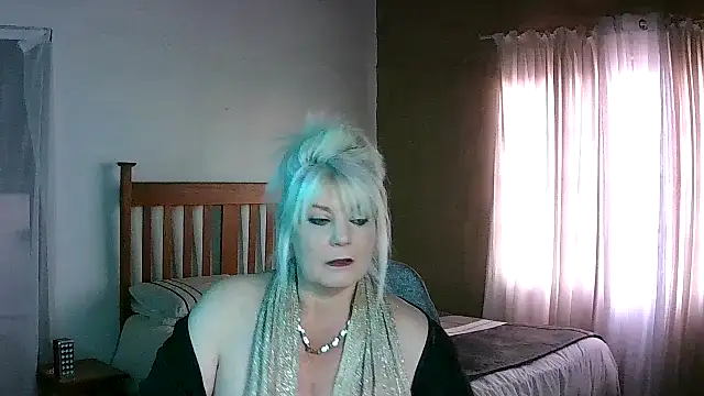 Miahotmilf online show from 10/19/25, 05:05