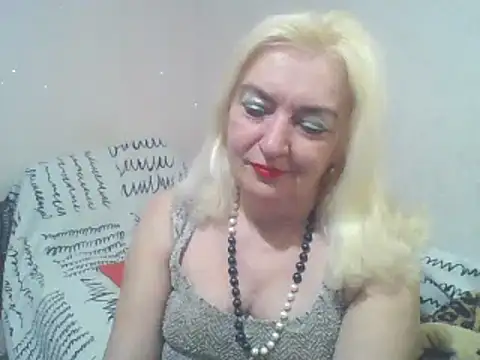 Snapshot of Meri798 chatting on 03/16/25, 08:32 Meri798 online show from 03/16/25, 08:32