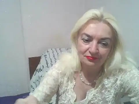 Snapshot of Meri798 chatting on 09/25/25, 02:39 Meri798 online show from 09/25/25, 02:39