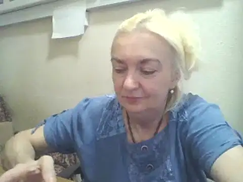 Snapshot of Meri798 chatting on 09/16/25, 06:42 Meri798 online show from 09/16/25, 06:42