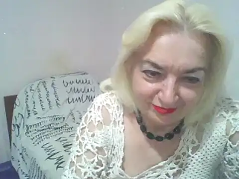 Snapshot of Meri798 chatting on 09/11/25, 08:20 Meri798 online show from 09/11/25, 08:20