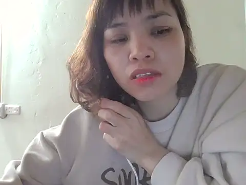 Angela-Eira online show from 12/04/25, 09:08