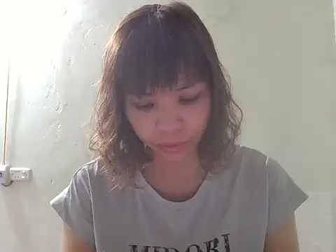 Angela-Eira online show from 12/21/25, 10:06