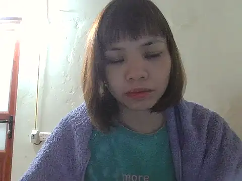 Angela-Eira online show from 10/31/25, 09:00