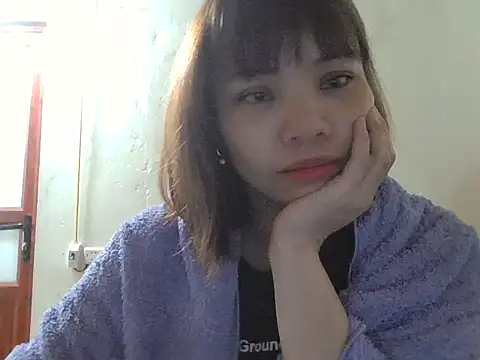 Angela-Eira online show from 10/27/25, 09:16