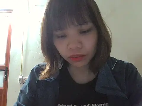 Angela-Eira online show from 10/23/25, 09:02