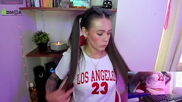 sweetlittlelisa online show from 11/11/25, 08:36