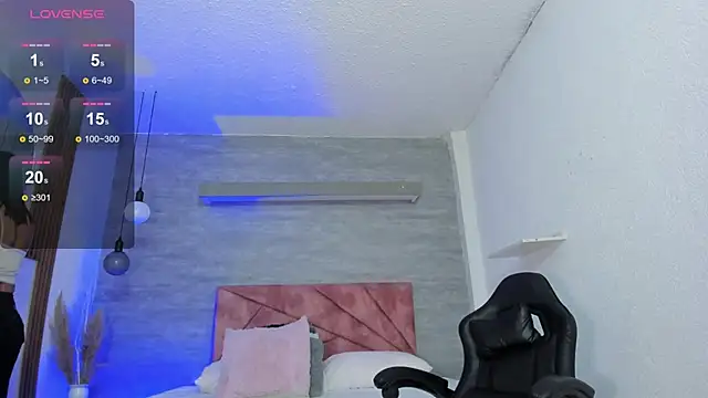 Snapshot of thararouse chatting on 12/03/25, 12:26 thararouse online show from 12/03/25, 12:26