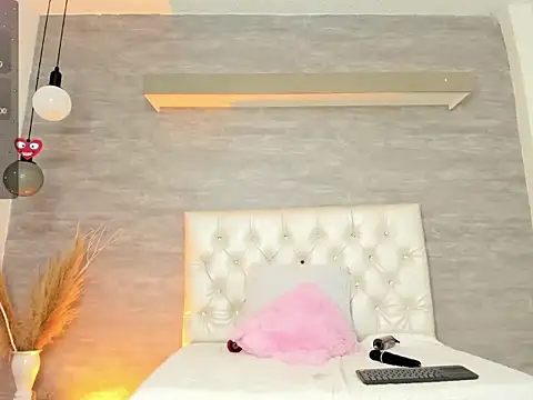 Snapshot of thararouse chatting on 03/07/25, 06:54 thararouse online show from 03/07/25, 06:54