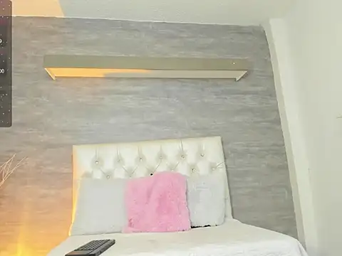 Snapshot of thararouse chatting on 03/15/25, 12:24 thararouse online show from 03/15/25, 12:24