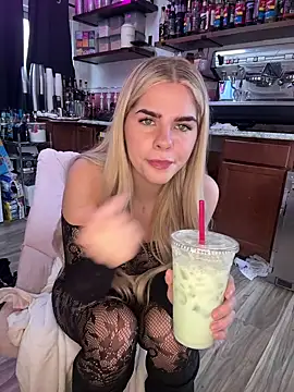 Snapshot of delicioussdixie chatting on 12/15/25, 06:47 delicioussdixie online show from 12/15/25, 06:47