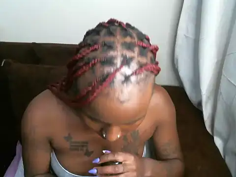 Snapshot of S_inner chatting on 10/11/25, 10:11 S inner online show from 10/11/25, 10:11