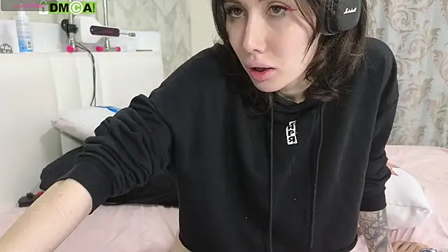 KawaiiNullify online show from 11/08/25, 09:02