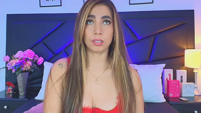 Snapshot of SophieCarther chatting on 10/09/25, 12:38 SophieCarther online show from 10/09/25, 12:38