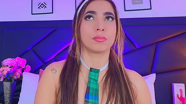 Snapshot of SophieCarther chatting on 10/08/25, 12:28 SophieCarther online show from 10/08/25, 12:28